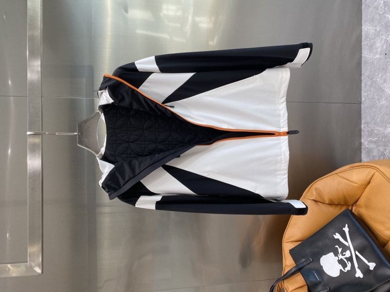 l0vis Vvtt0n outwear